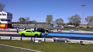 Hellcat vs SRT8 Magnum