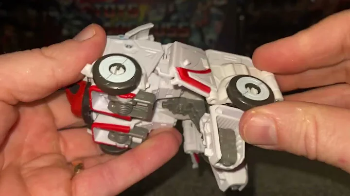 How to transform Transformers studio series ratchet video. Bumblebee movie ss transformation process