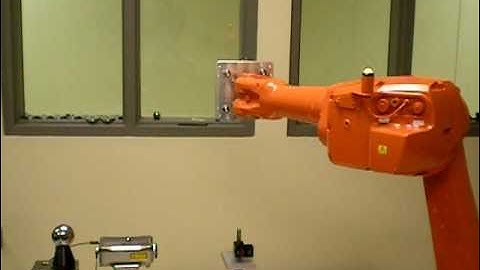 Tests with a Renishaw XL80 laser interferometer - Accuracy & Repeatability