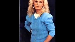 Video voorbeeld van "Kim Carnes - I Am a Camera"