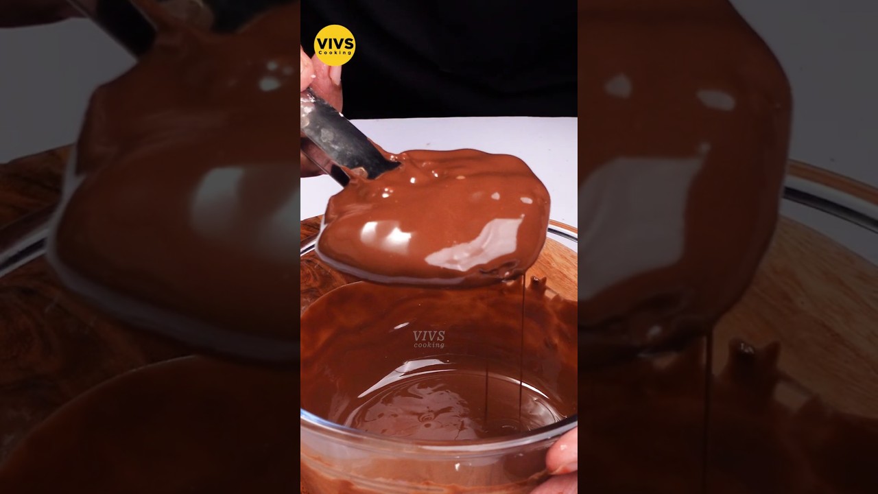 Viral Chocolate Strawberry Yogurt bites are amazing! 