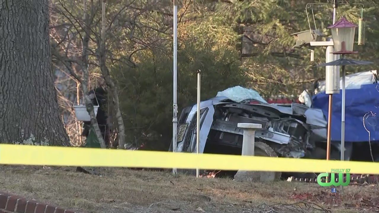 Two Killed After Car Slams Into Tree In Gloucester County - YouTube