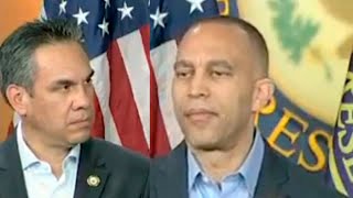 The reporter with one question made Hakeem Jeffries literally run on