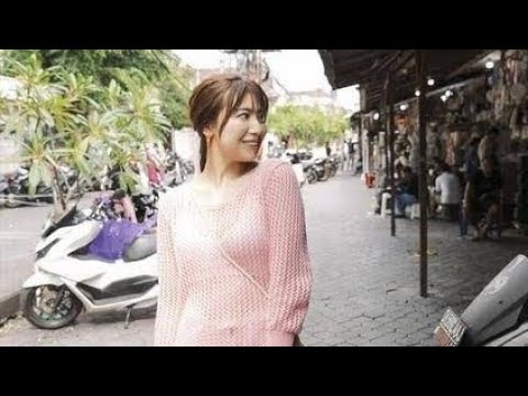 ＜荒井優希＞元SKE48のプロレスラー　初写真集「無敵の素顔」　ランジェリー、バックショットで美しいボディーライン披露