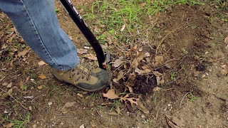 Garden Tool Guides : How to Use a Spading Fork
