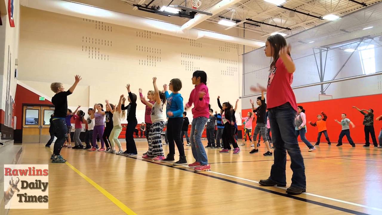 RES students rehearse for upcoming performance - YouTube
