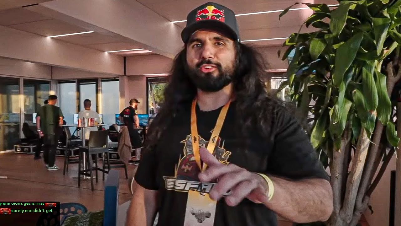 THE Twitchcon Stream 2025 Day/Night 1 | Esfand Live 10/17/2025