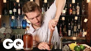 秋にぴったりのカクテル「ダーク＆ストーミー」の作り方 | GQ Cocktails | GQ JAPAN
