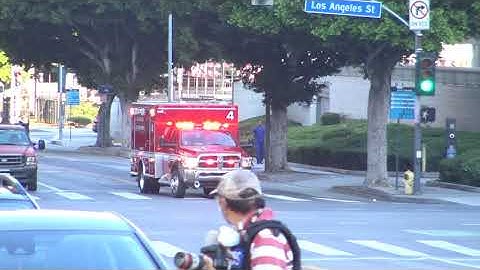 2x LAFD Rescue Ambulances Responding Code 3 with Heavy Horn Usage