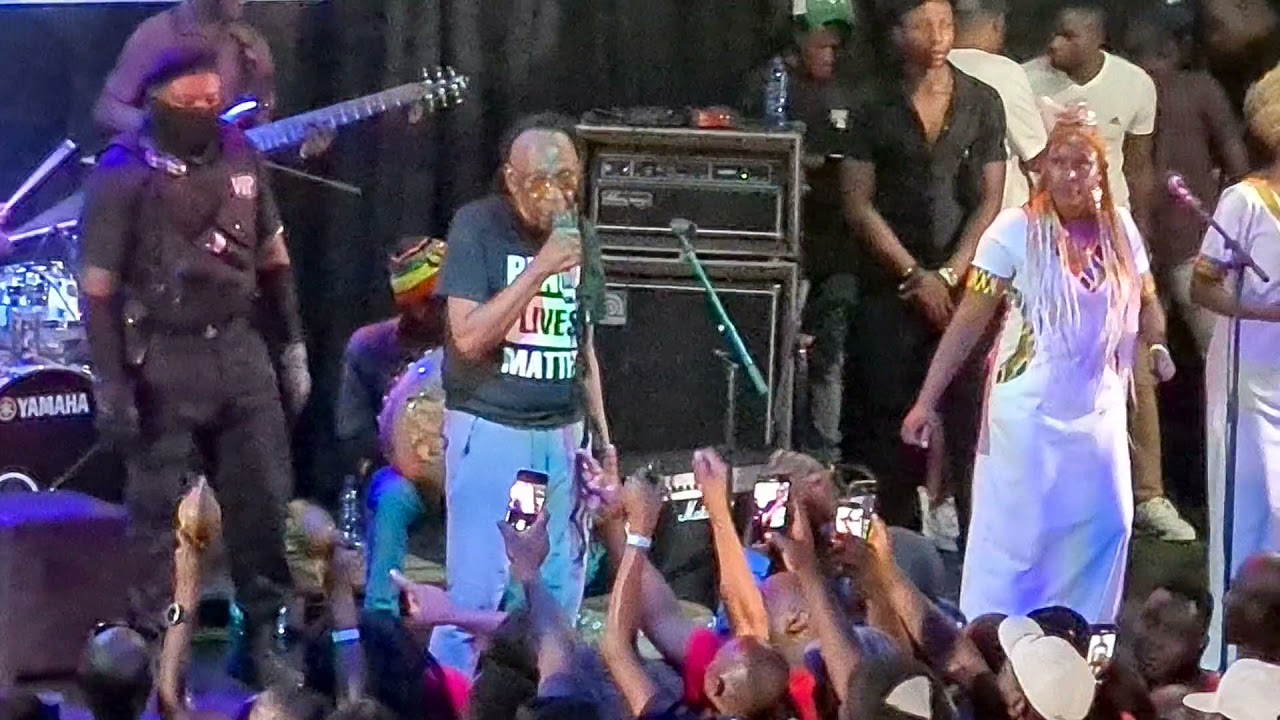 Chinogiya (Live in Johannesburg)