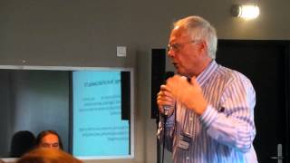 UK 2015 Lillo: La arto publike paroli. (Humphrey Tonkin) [1/4]