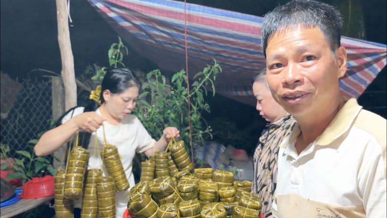 GIA ĐÌNH ANH MẾN CÙNG GÓI BÁNH LÀM QUÀ VỀ NINH THUẬN 