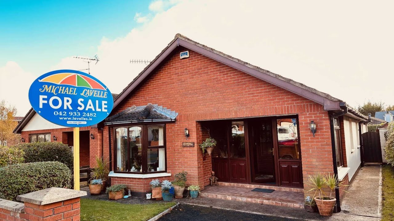 SUPERB 4 BED DETACHED BUNGALOW IN BLACKROCk NO. 3 THE FERNS Houses