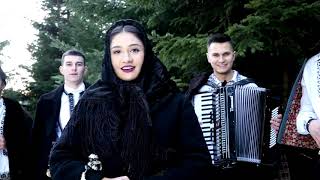 Diana Dicoi - Noi umblam sa colindam 🎄🎅 ( Colindă Cover 2022 - 2023 )