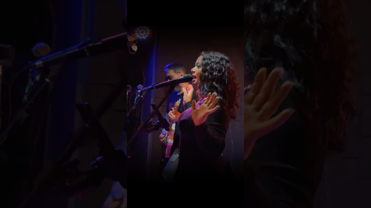 Poker Face - Lady Gaga | Ramona Rox Ao Vivo