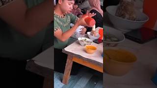 viral pria ini makan sambil bersuara mirip kambing #funny #lucu #youtubeshorts