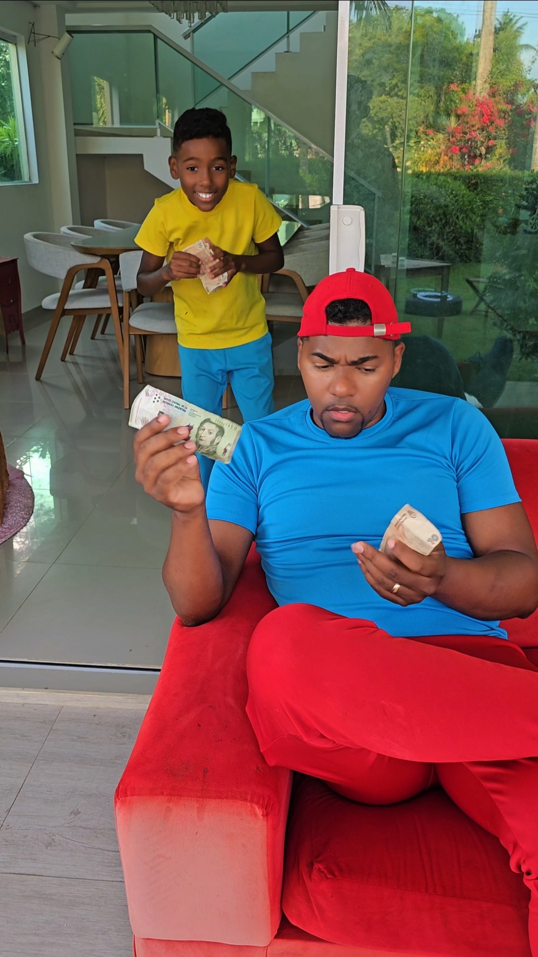 Pegando Dinheiro ??? #funny #funnyvideo #viralvideo #shorts