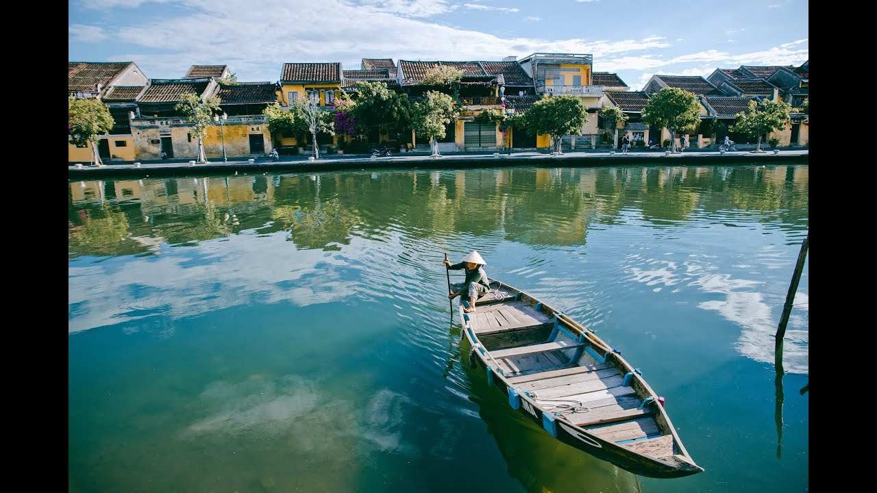      Vietnamese Traditional Dan Bau Music