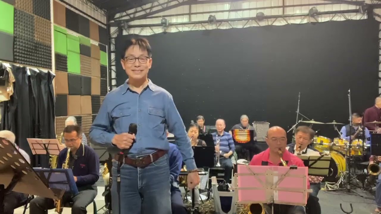 暗淡的月~ 谷沛老師（ 台視5燈獎5度5關得主）&小港520樂團：黃（首席） 和南&張（團長） 良彰~大寮區私人廠舍~2026/1/18。