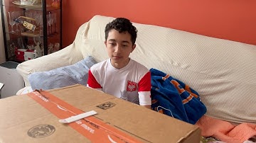 Surprising Chris with Oculus Quest 2 Headset