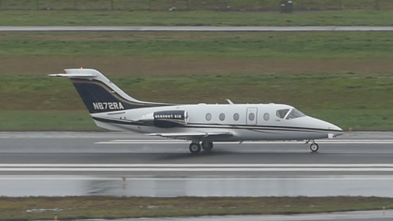 Regency Air Hawker Beechcraft 400XP [N872RA] Takeoff from PDX - YouTube