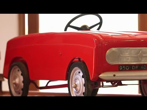 Vidéo: La Plus Ancienne Voiture Jouet Du Monde Trouvée En Turquie - Vue Alternative