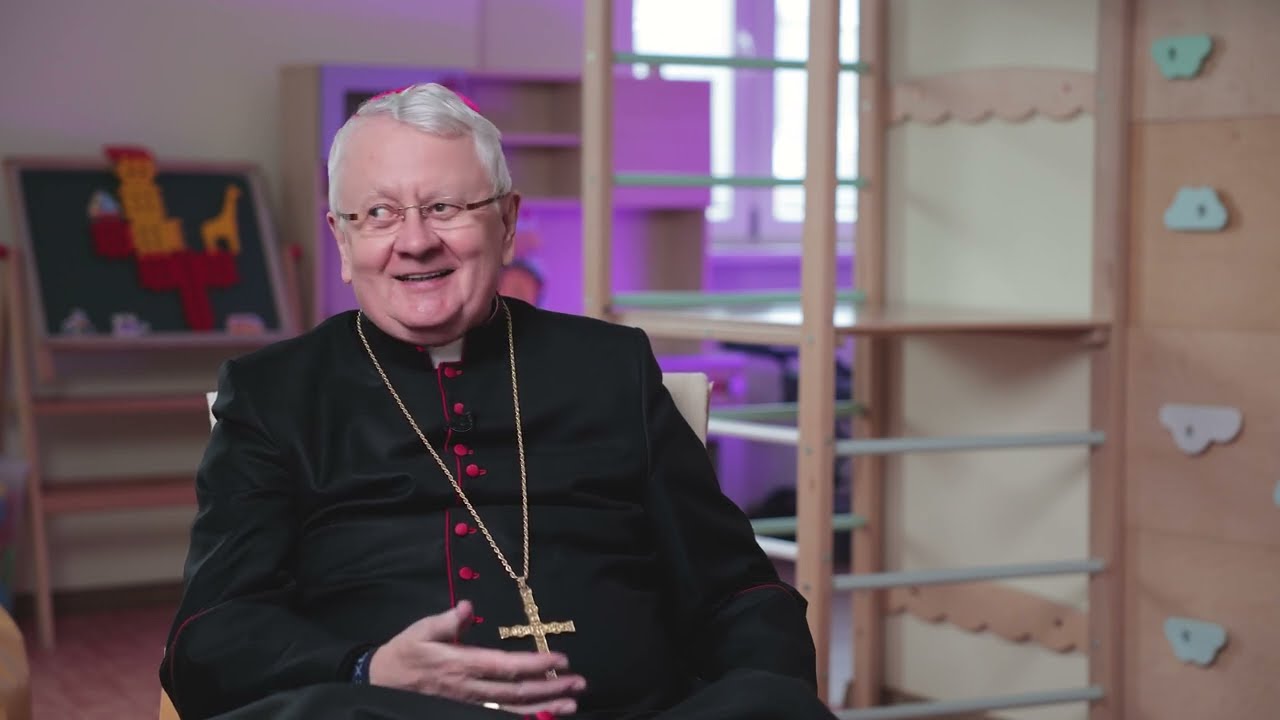 Rozhovor o materskej škole sv. Jána Nepomuckého v Rožňave s biskupom Stanislavom Stolárikom