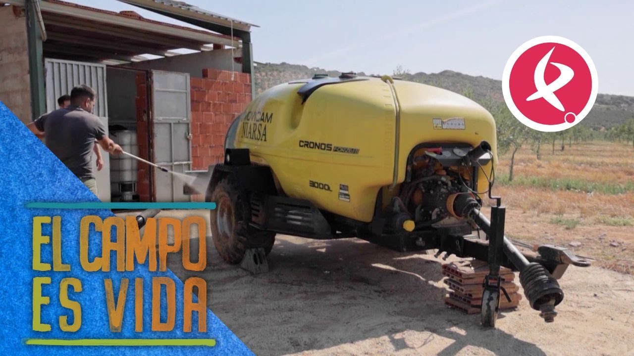 Los Mellis ponen a punto el atomizador | El campo es vida