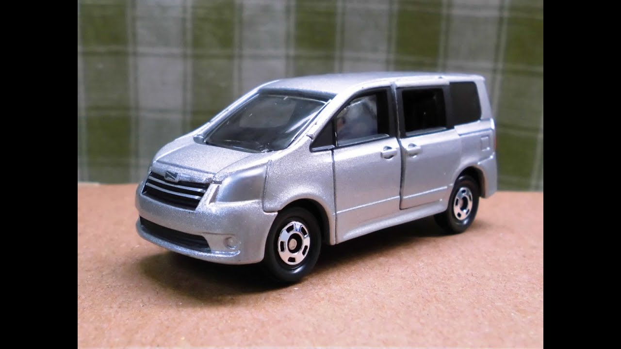 絶版トミカ No.98 トヨタ ノア TOMICA NO.98 TOYOTA NOAH - YouTube