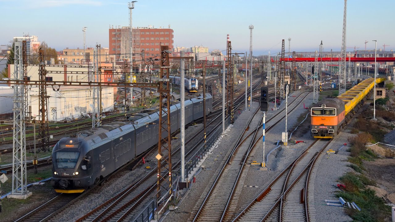 Vlaky Pardubice hl.n. (pražské zhlaví) - 8.11.2022 / Trains in Pardubice Main Station