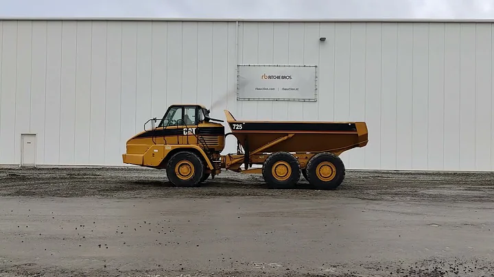 2005 Cat 725 6x6 Articulated Dump Truck | Moerdijk, NLD Timed Auction | 9 - 11 February, 2022