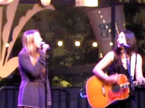 Michelle Branch Ashley Monroe Leave The Pieces Acoustic Live @ The Grove LA 081909