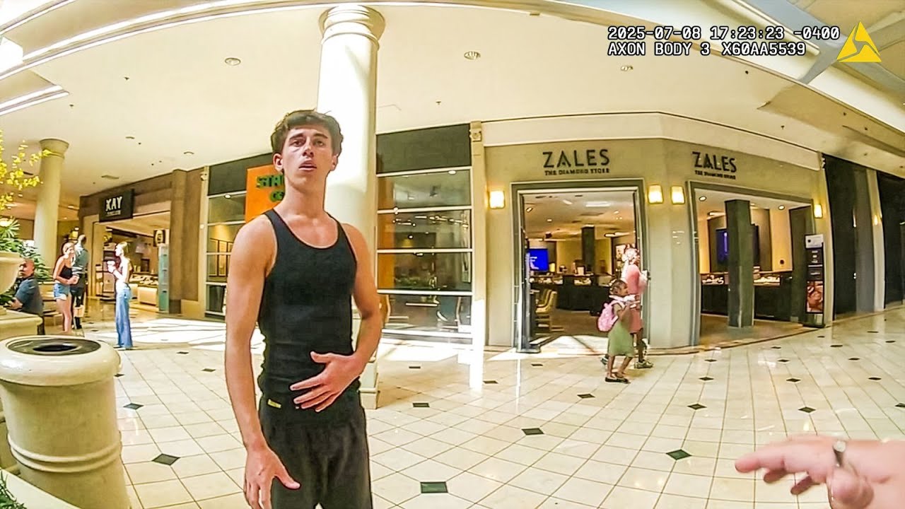 Получив отказ в торговом центре, он вернулся с пистолетом.