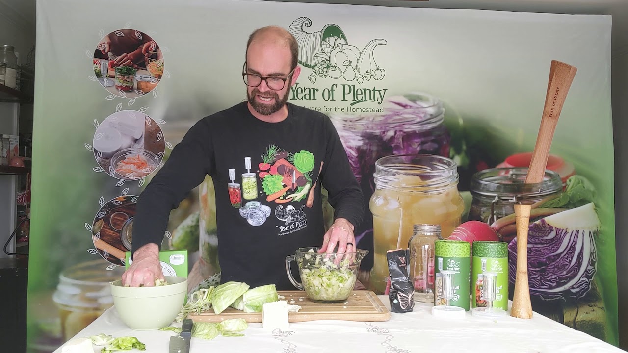 How to make simple sauerkraut in mason jars
