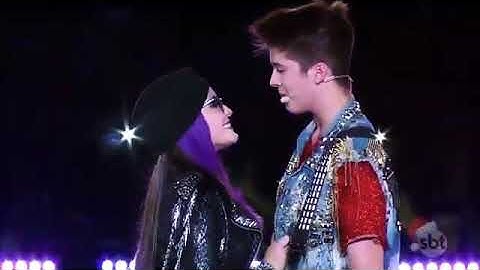 Joaquim dá um beijo em Isabela - Cúmplices  de um resgate