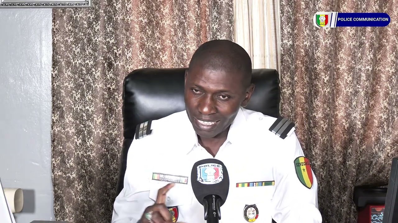 VW | Faram facce mbirum vitres teintées ak Lieutenant bu polis Mamadou Ndour.