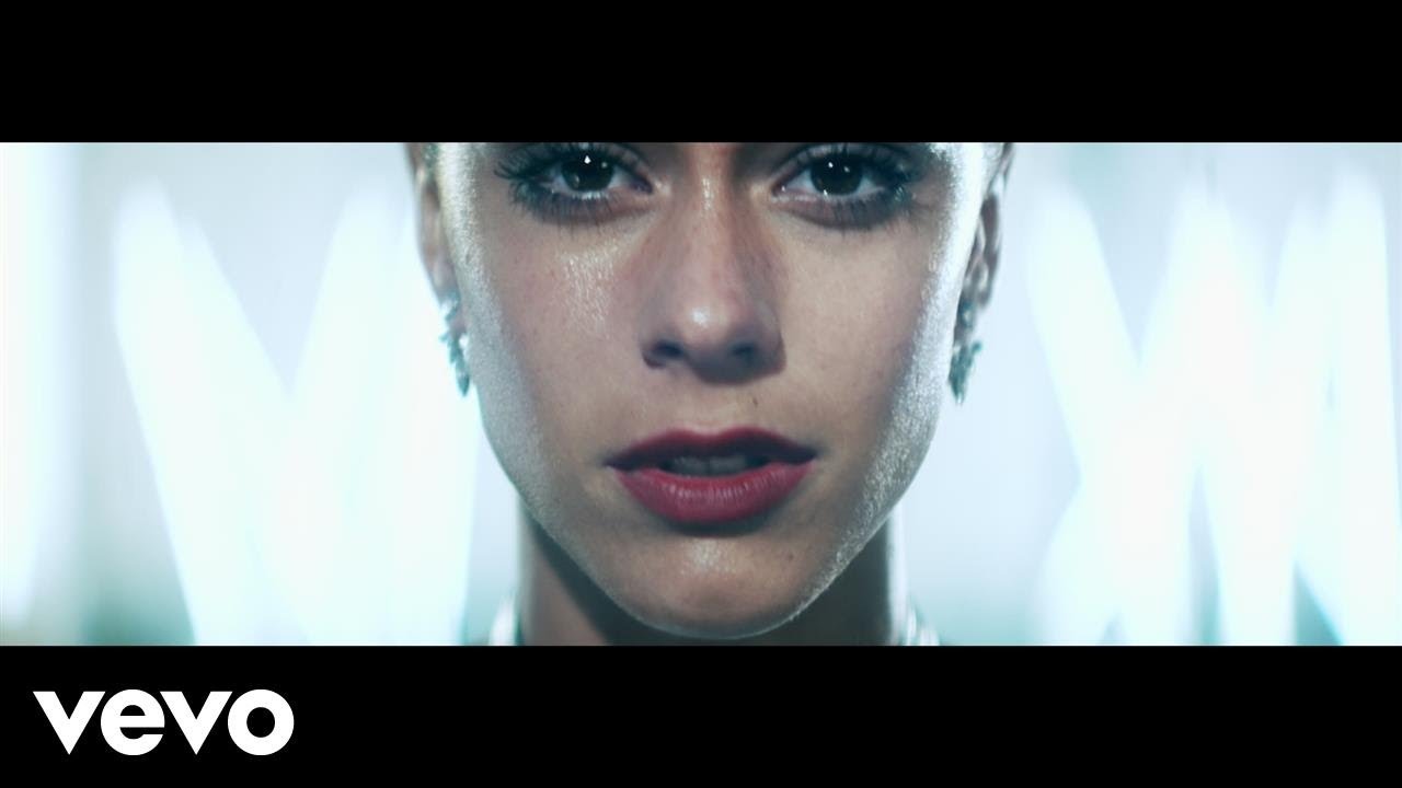 Tini - Si Tu Te Vas/начало [субтитры]