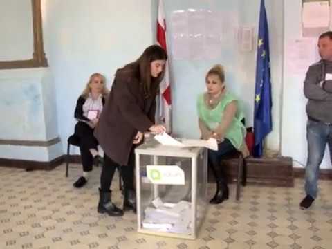 მე-13 უბანზე \"ნაციონალური მოძრაობის\" კუნძულის მაჟორიტარმა მისცა ხმა  21 10 17