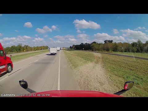 Truck Driver Finds a Way Out of a Traffic Problem || ViralHog