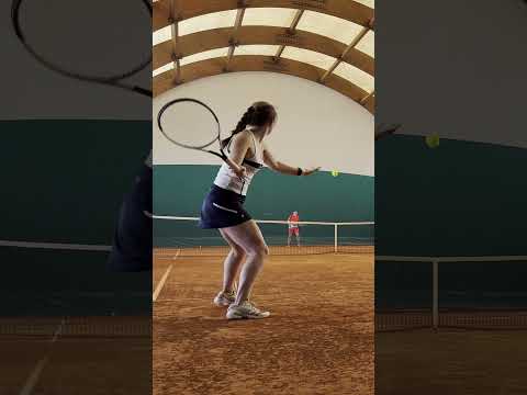 How to NOT finish a pre-match warm up #asmr #tennislife #strings