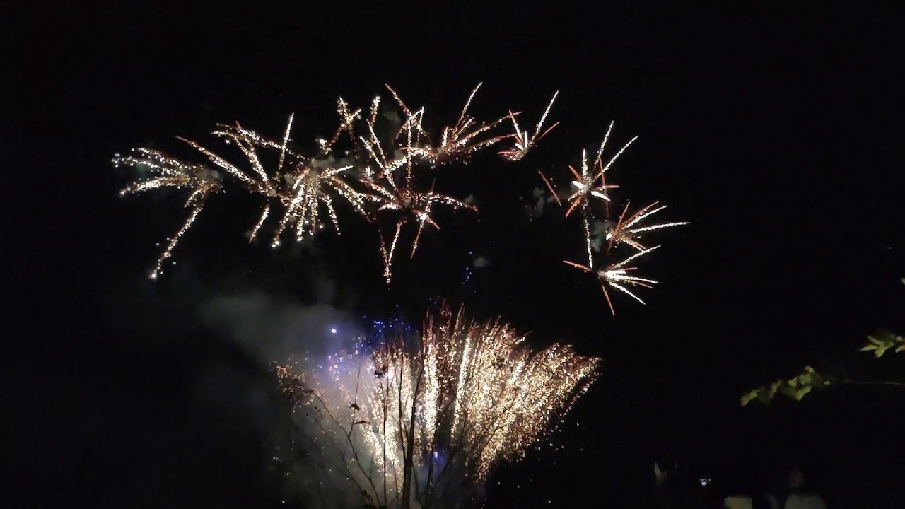New Years Eve Fireworks at Armature Works, Tampa Bay. YouTube
