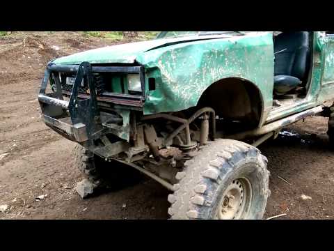 datsun-nissan-720-lifted-4x4