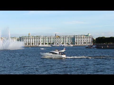 Река Нева в Санкт-Петербурге / Neva River In St. Petersburg