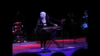 Cyndi Lauper - All Through The Night (live in Curitiba 2008)