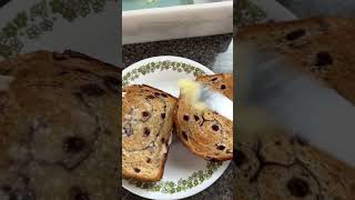 How many calories is toast with butter?