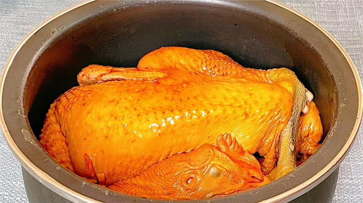 1只鸡抹上酱油，直接扔进电饭锅，不加水不放油，出锅比烤鸡还香 - 天天要闻