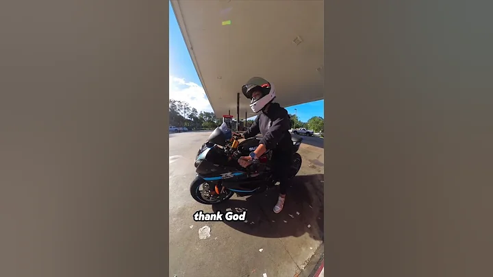 Cops ALMOST had me!.. I got LUCKY 😅😬 #bikergirl #gsxr1000r #motogirl #bikelife #sportsbike