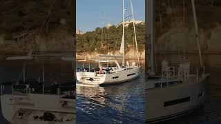 Hanse 590 blends smart design and comfort, from owner’s cabin to versatile guest spaces.