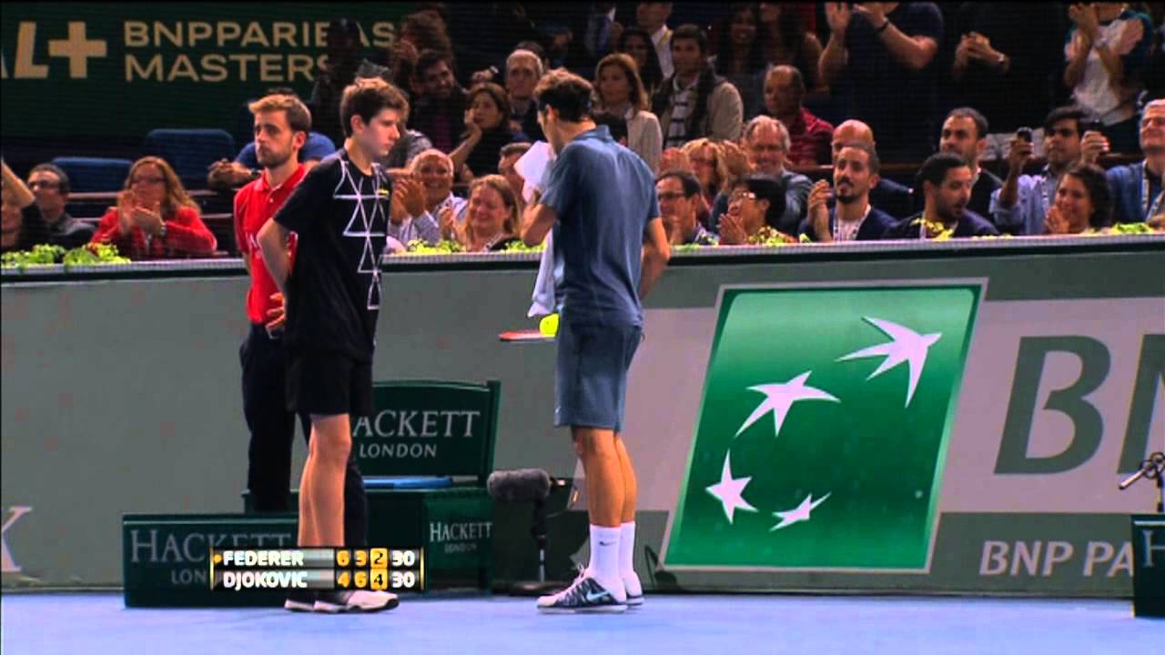 Djokovic Executes Hot Shot Against Federer in Paris