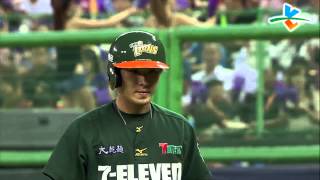 20130803 CPBL 獅VS犀牛 5上 陽建福第3K, 留下二、三壘殘壘